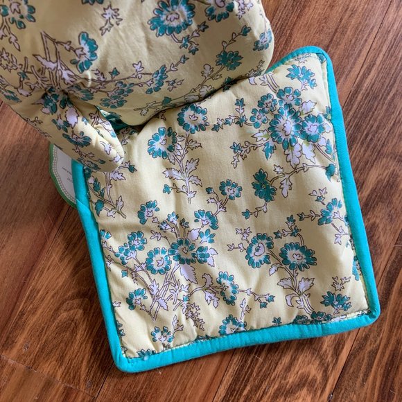 Floral Oven Mitt & Potholder Set - NWT - Picture 3 of 4